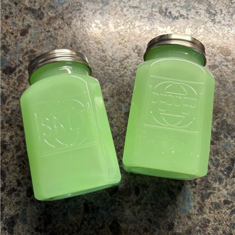 Green Retro Jadeite Glass Salt & Pepper Shakers